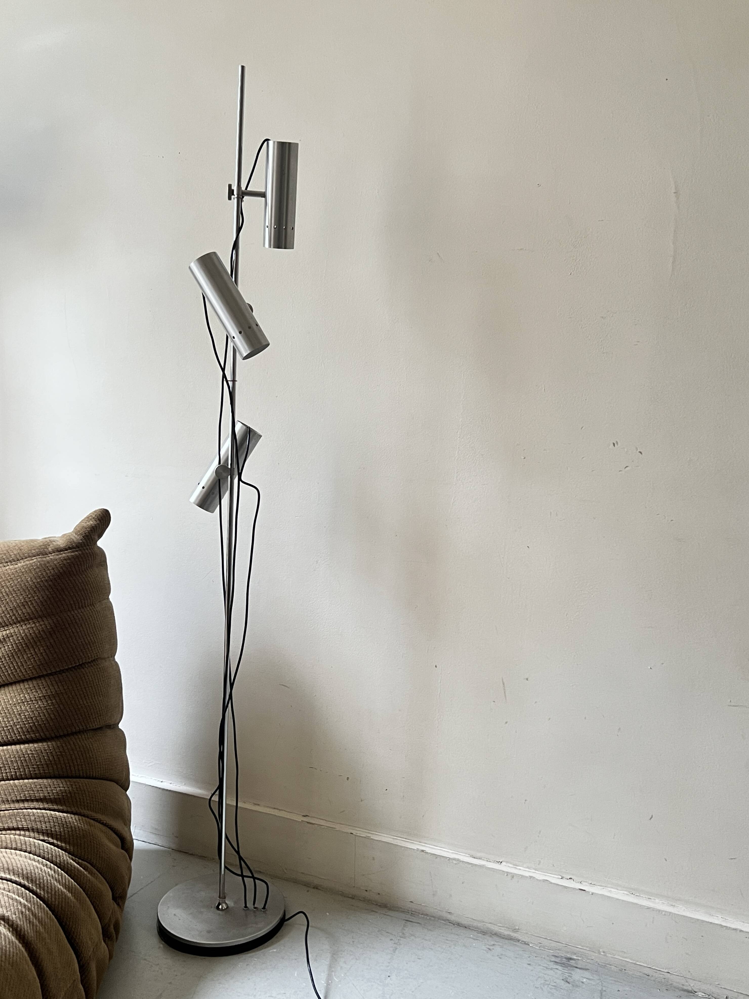 Chrome metal floor lamp with 3 spots by Alain Richard, design 1970.