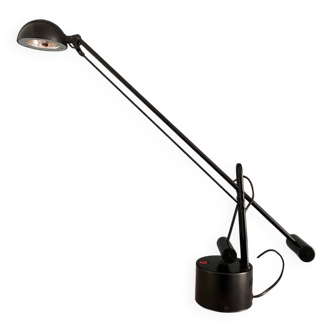 Articulated halogen desk lamp