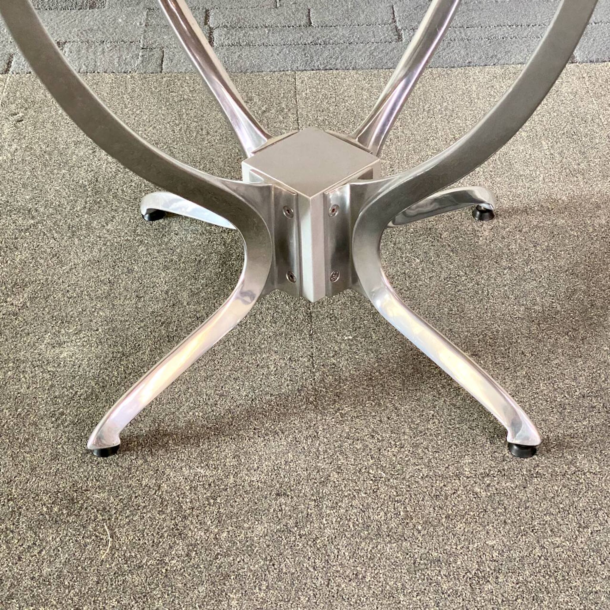 Round dining table - smoked glass & brushed aluminum base