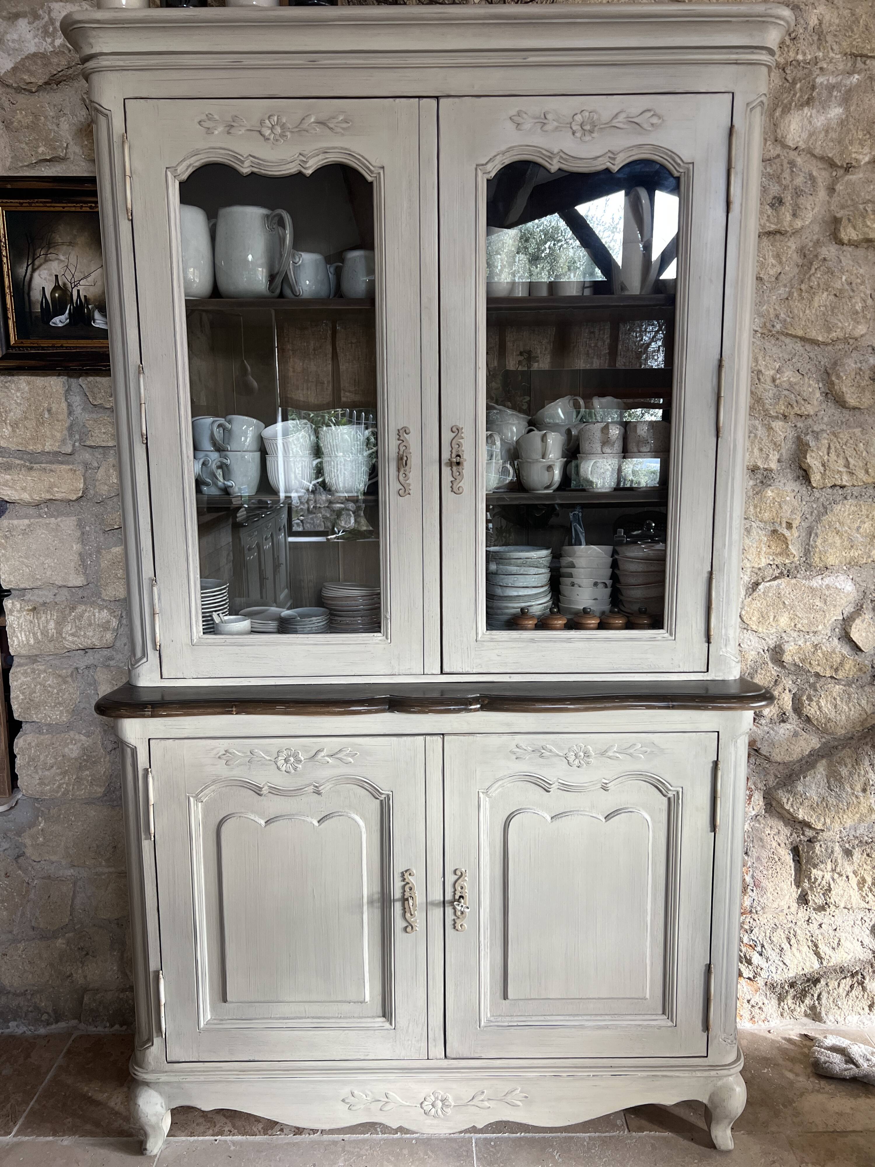 Charming vintage display cabinet in greige solid wood, castle charm.