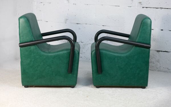 Paire de chauffeuses à accoudoirs, France, circa 1980