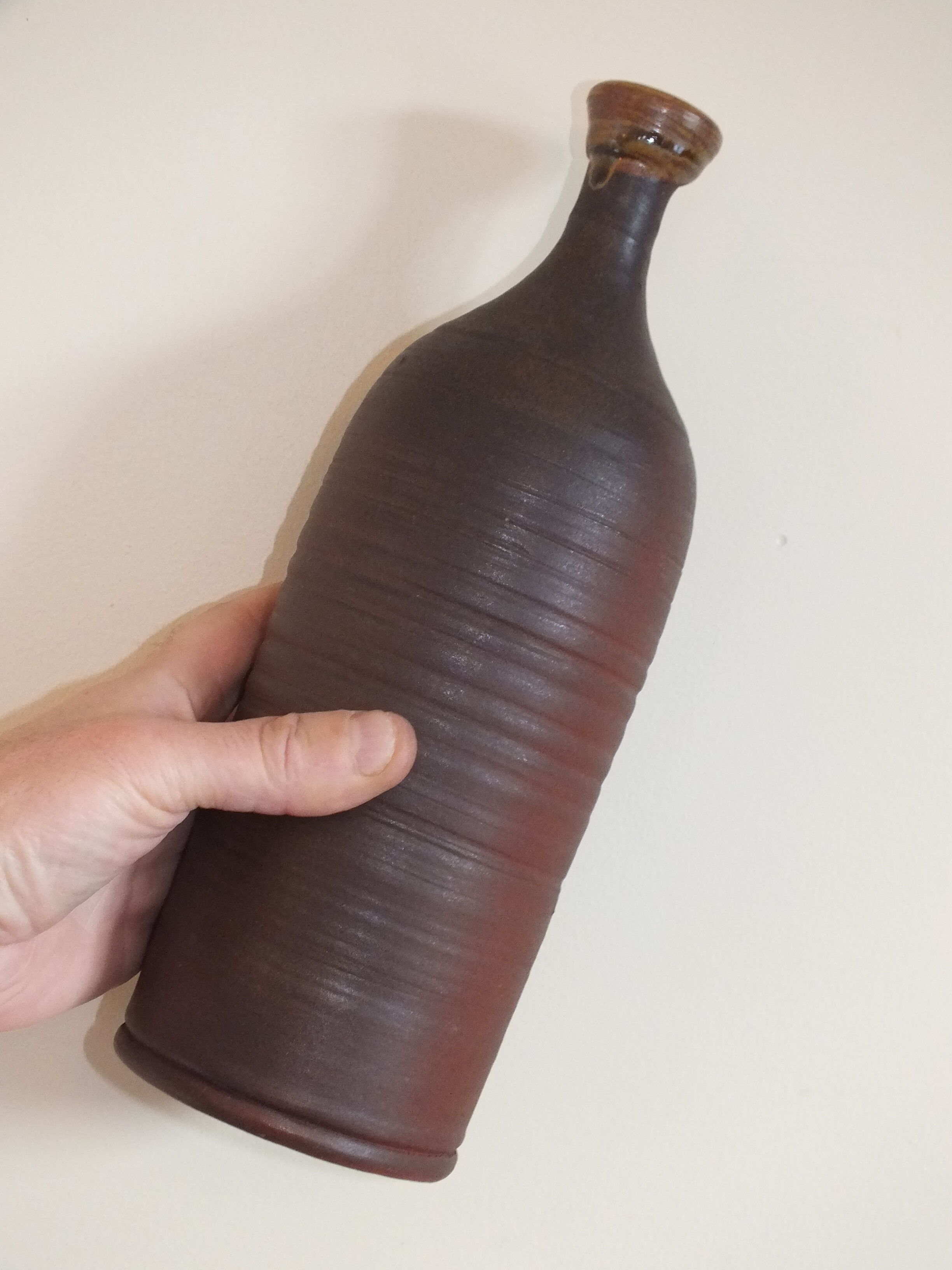 Bouteille en terre cuite goulot vernissé