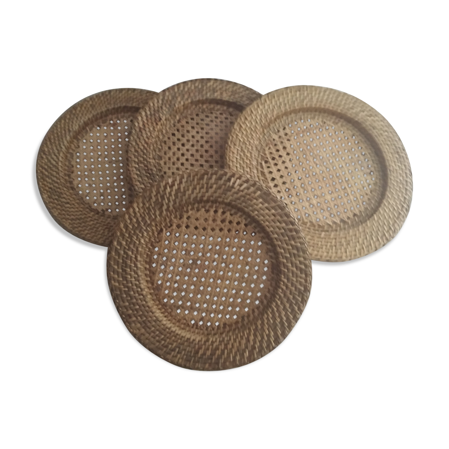 Wicker plates