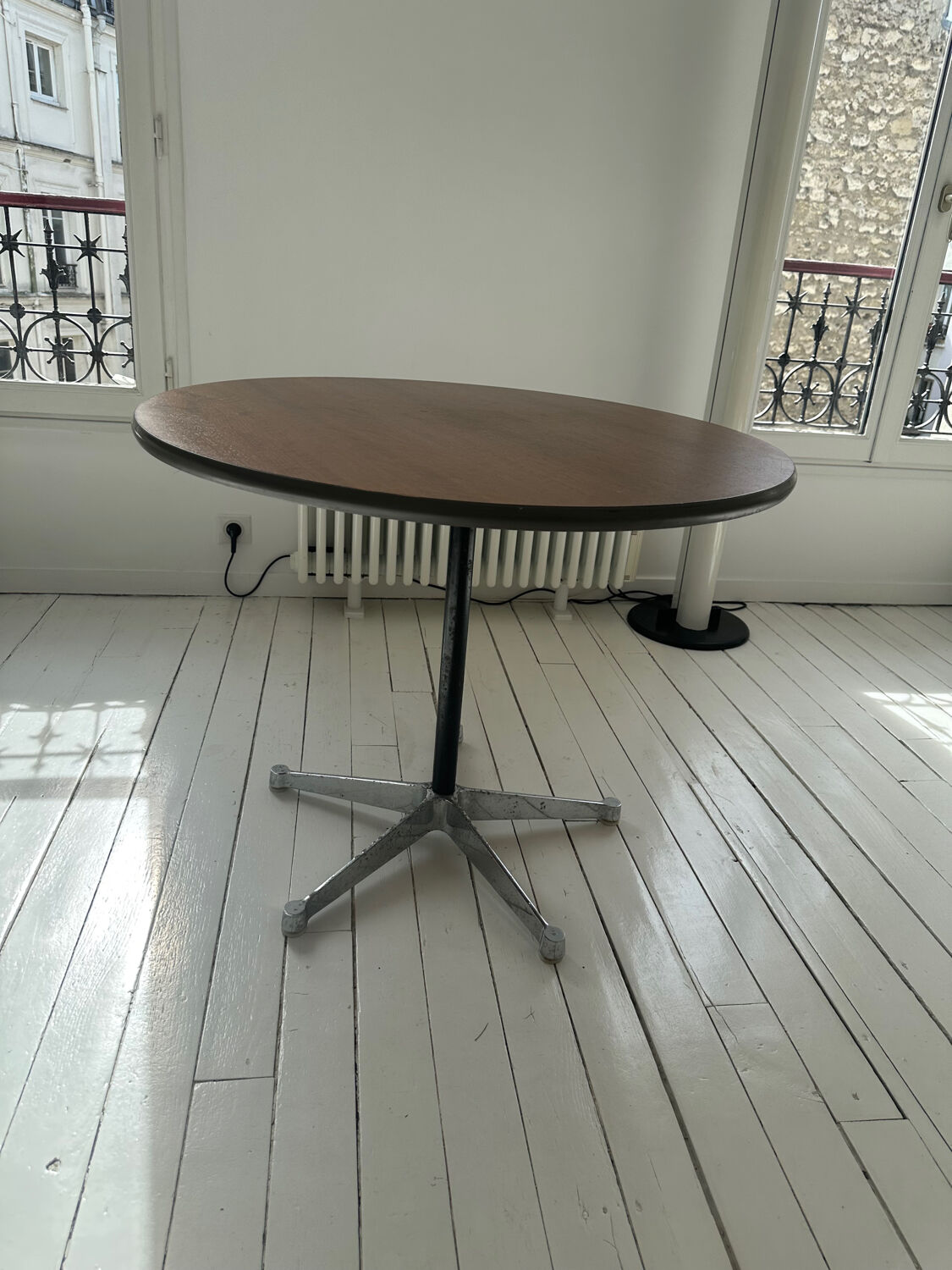 Eames round table for Herman Miller / Vitra – 1970s