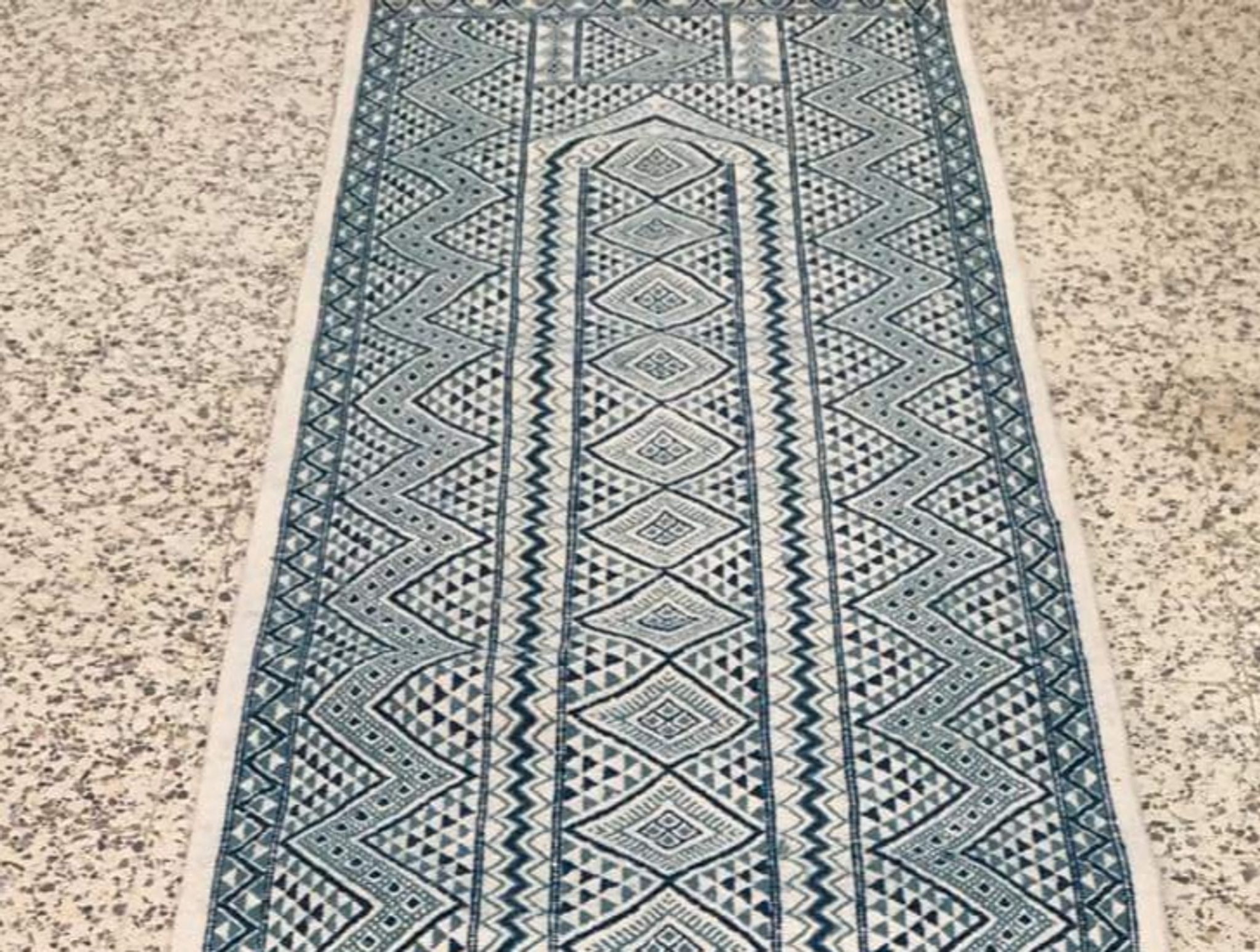 Hand-woven margoum rugs in pure wool