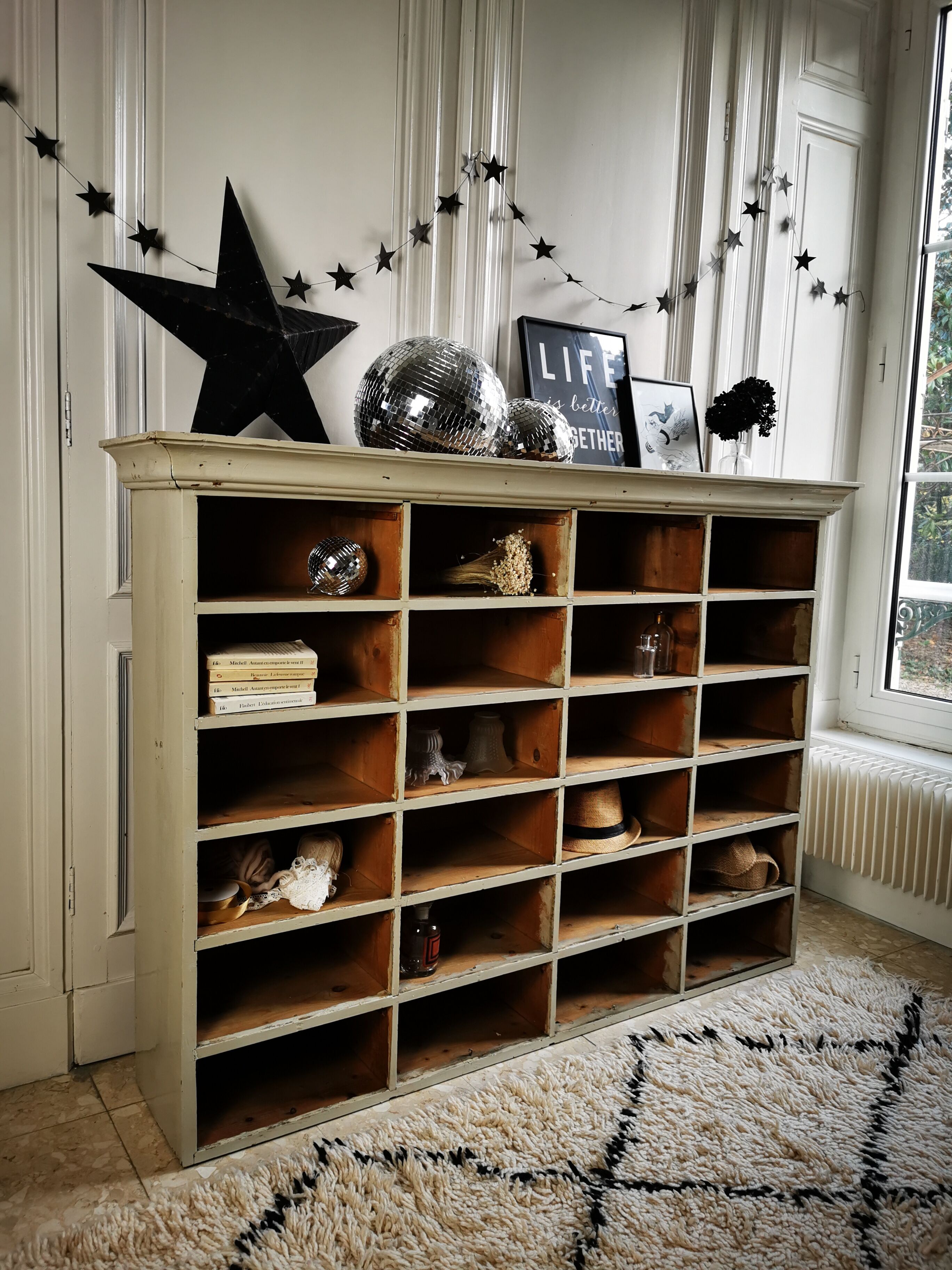 Former cabinet with lockers