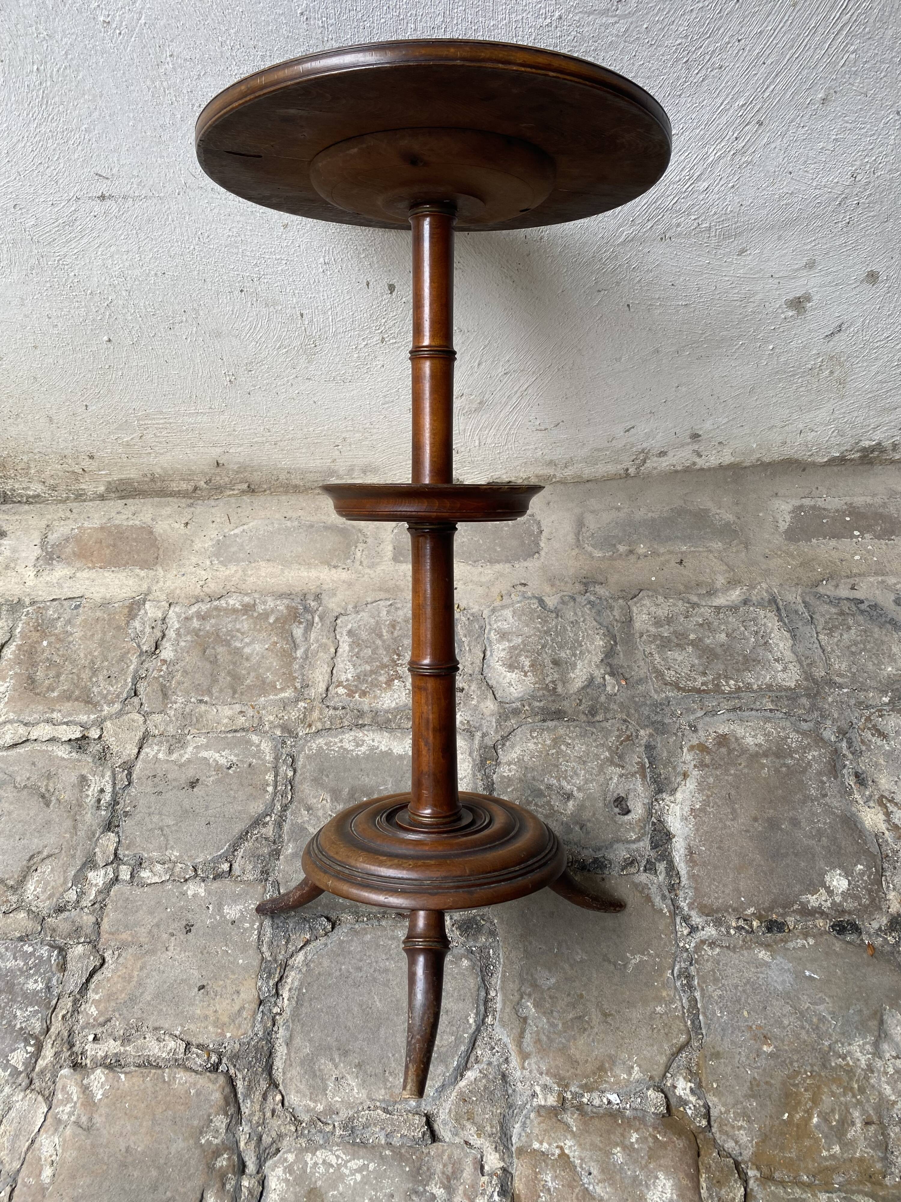 Smoking stool / table