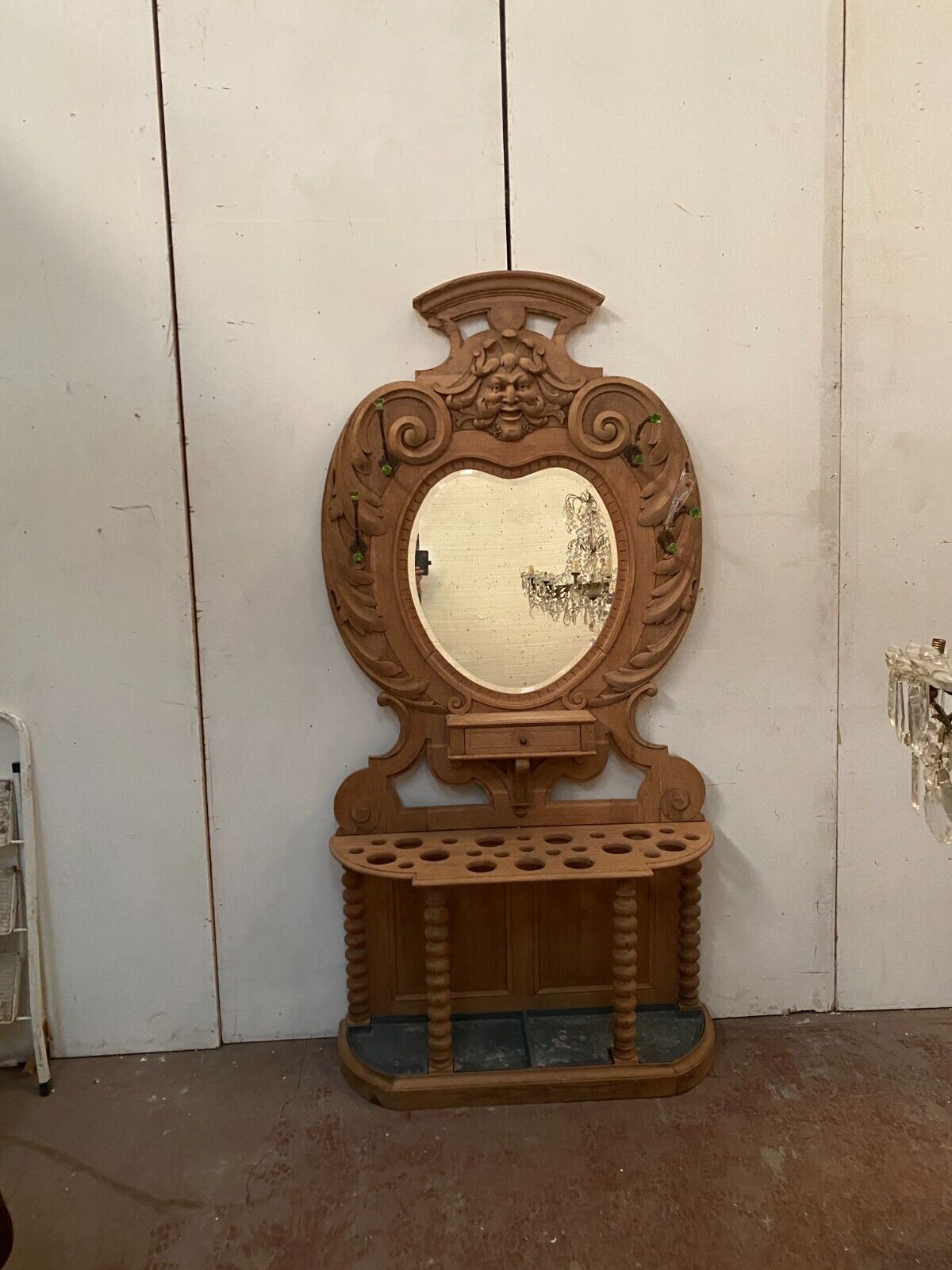 Coat rack and umbrella in carved oak XX century