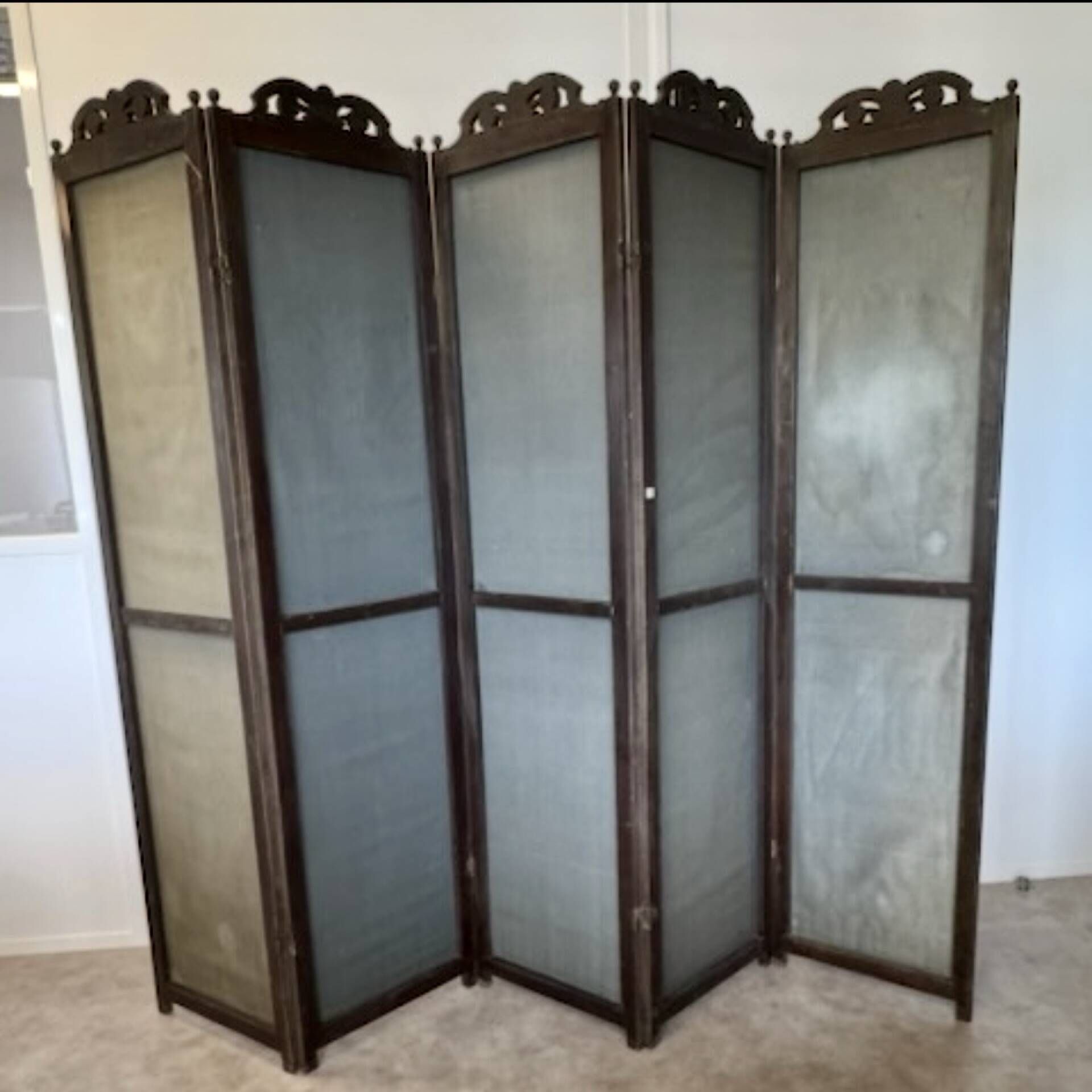 Large antique screen (late 19th/early 20th century). 5 panels.
