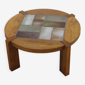 Round coffee table in solid elm and ceramic