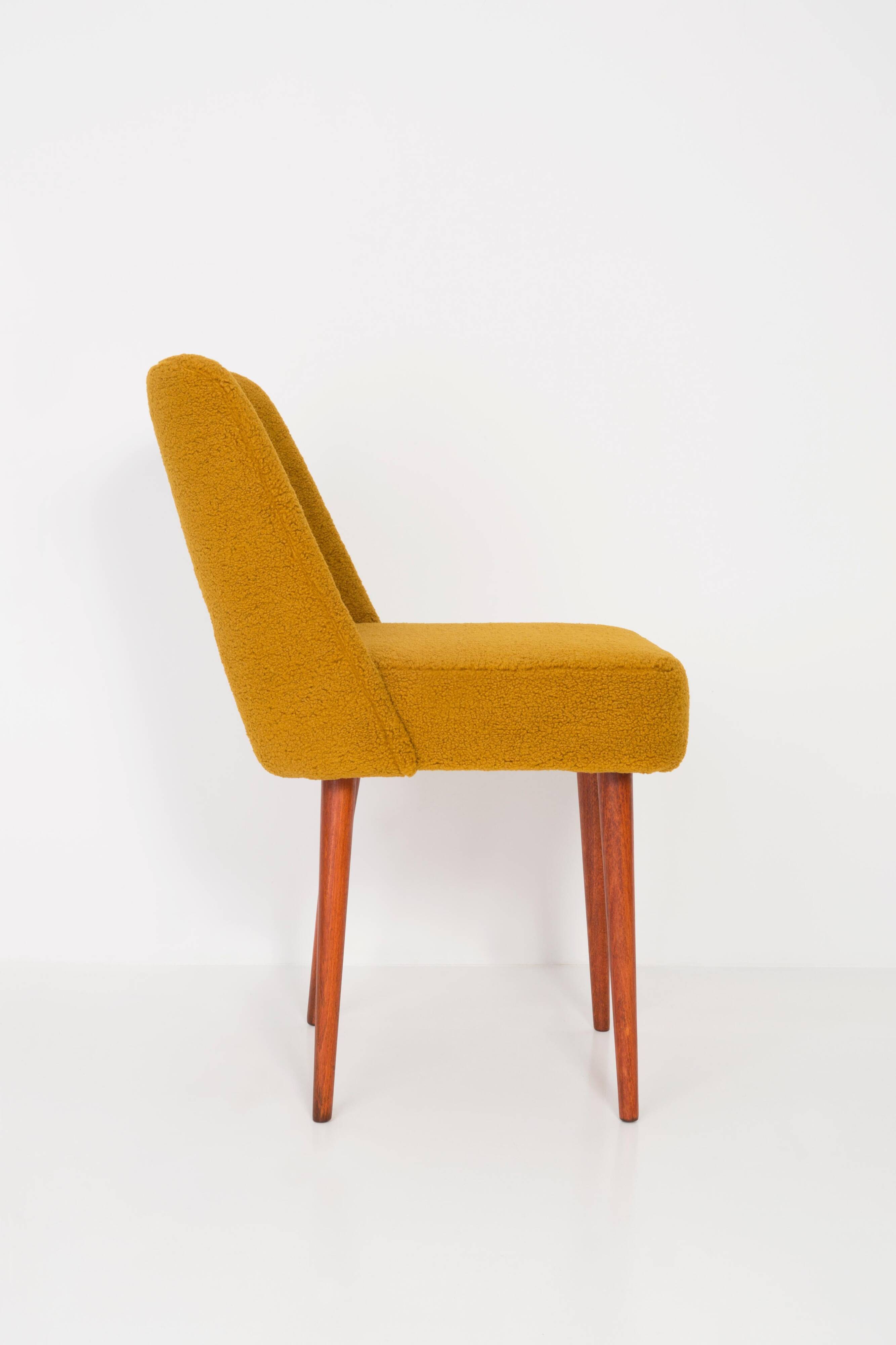 Chaise 'Shell' bouclé jaune ocre, années 1960