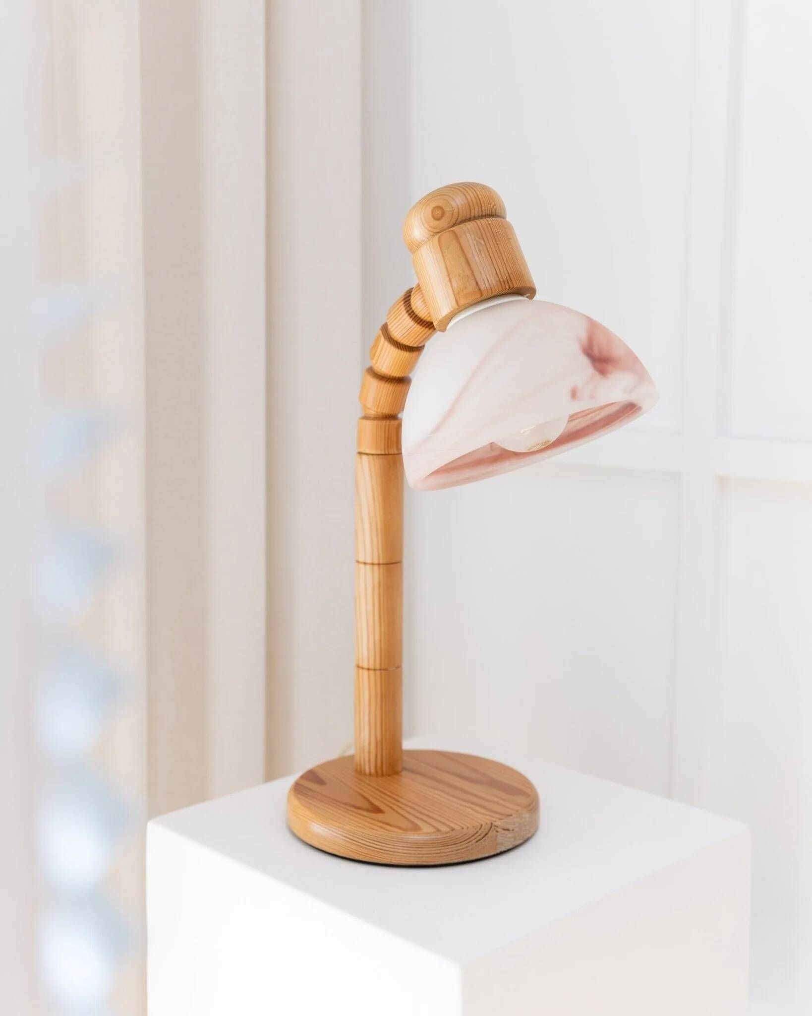 Solbackens Svarveri Pine Wood Table Lamp with Pink Ice Glass Shade – Mid Century 1960s