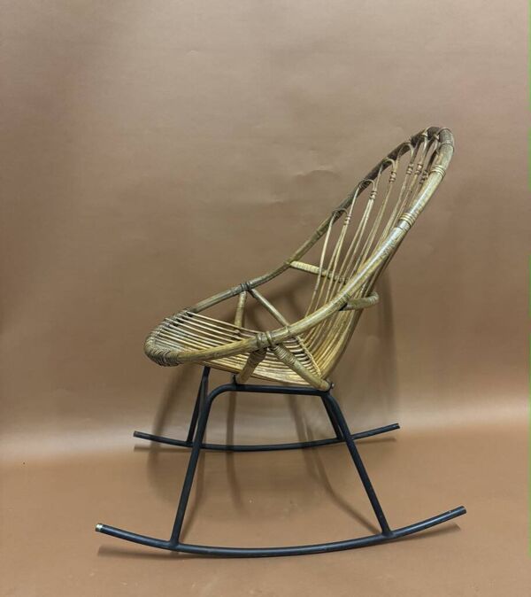 chaise rotin a bascule