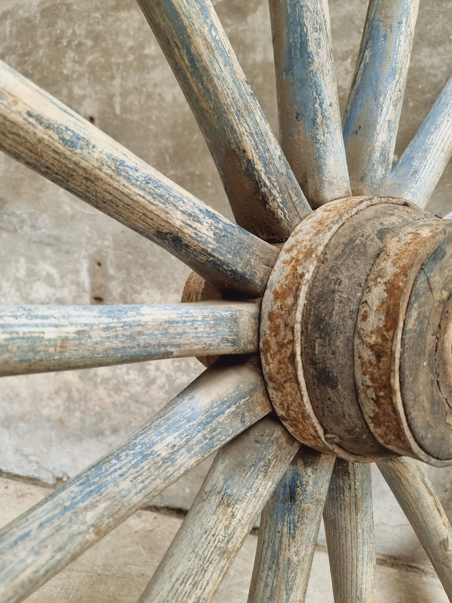 Antique cart wheel wagon wheel XXL oak wood 126 cm