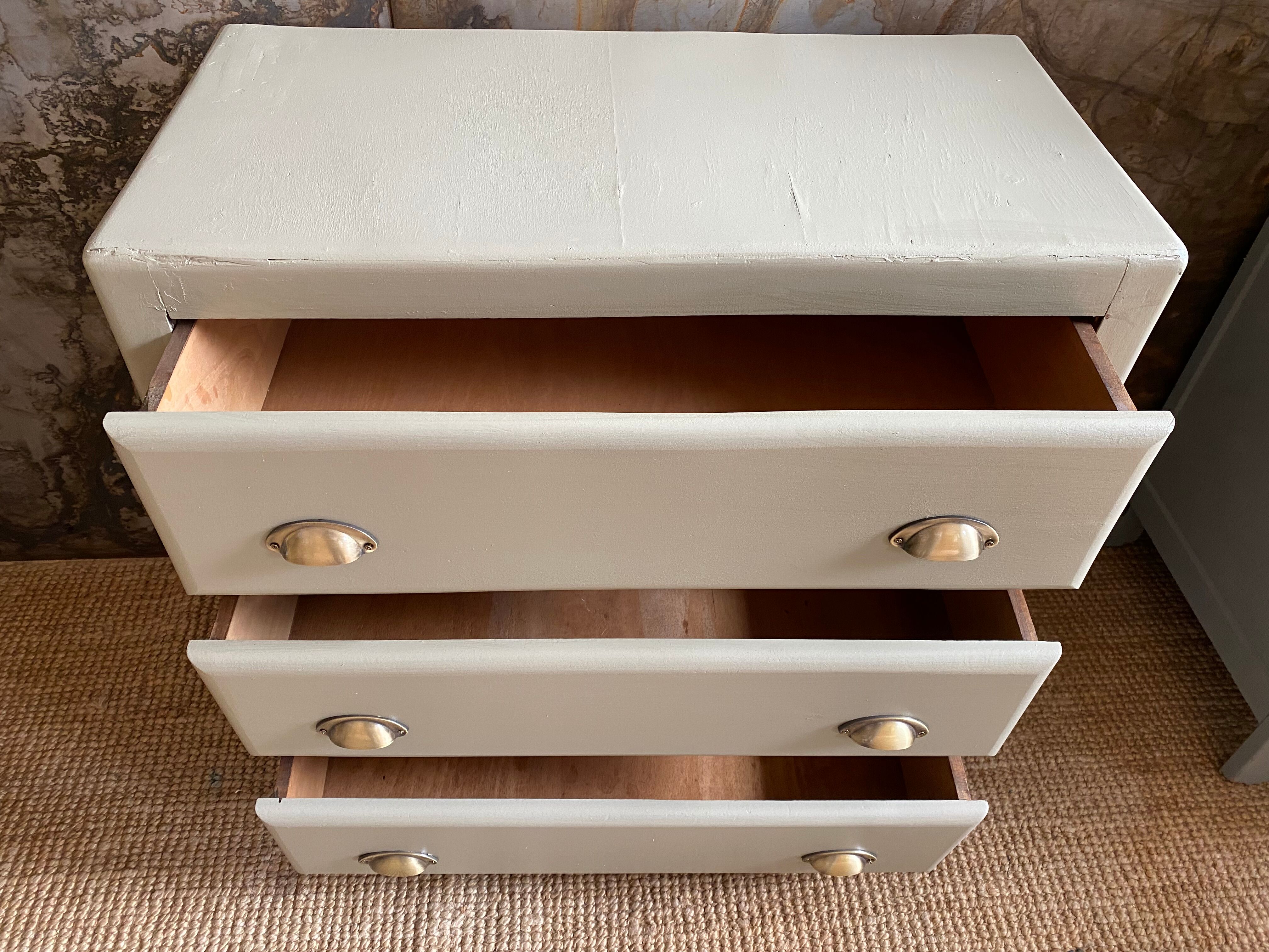 Soft khaki chest of drawers