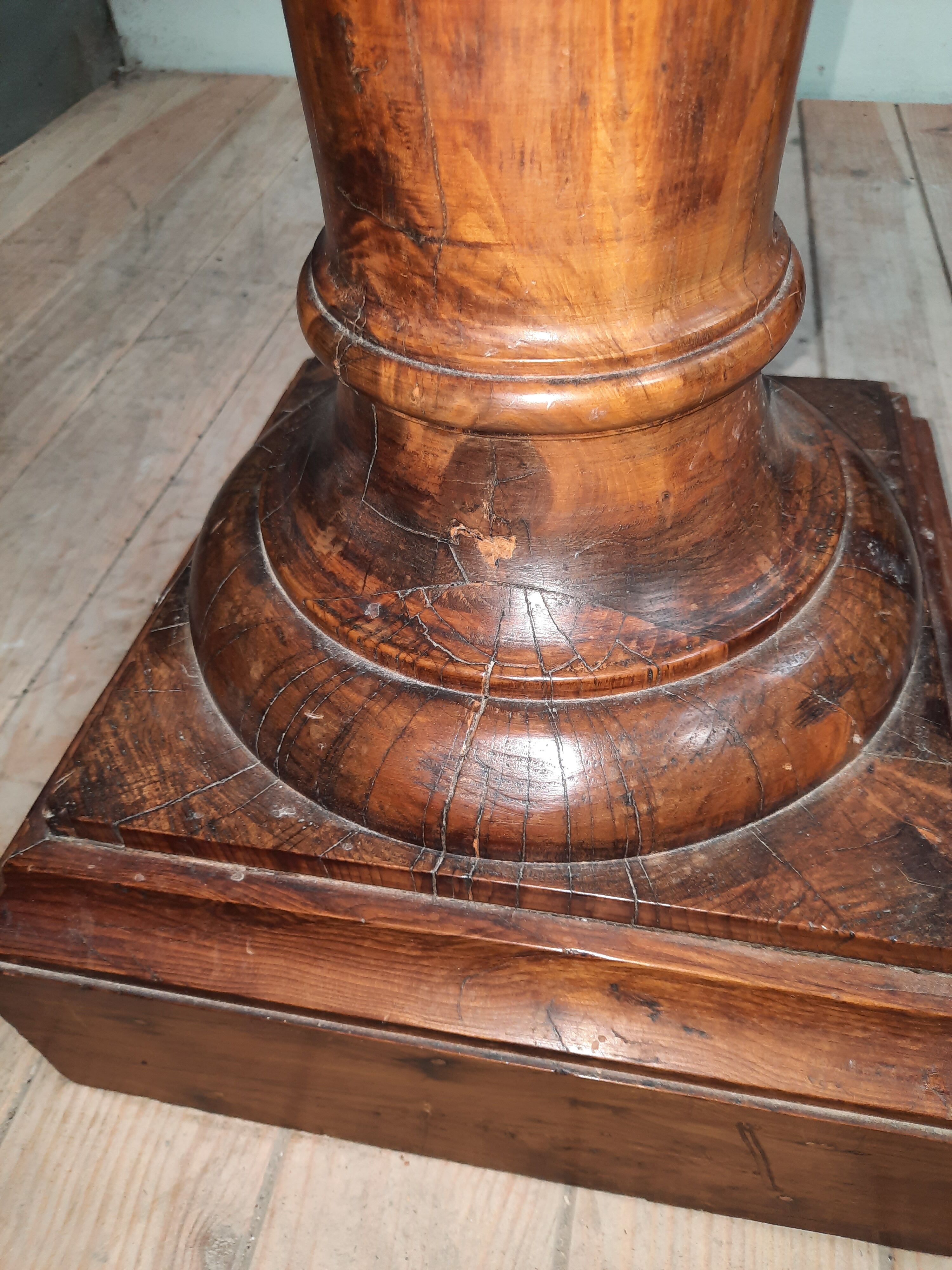 Cylindrical selette in solid wood