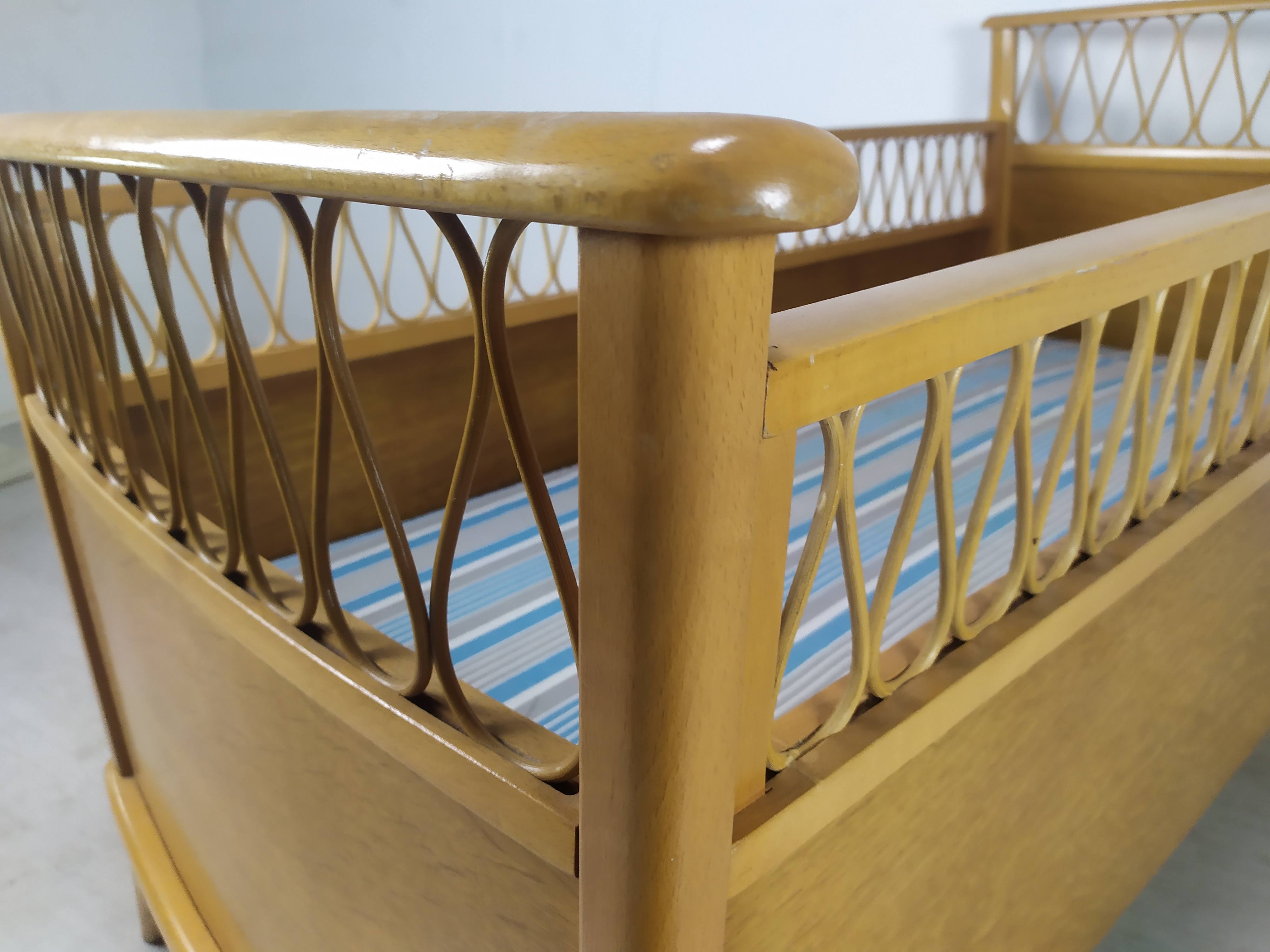 Vintage rattan child bed
