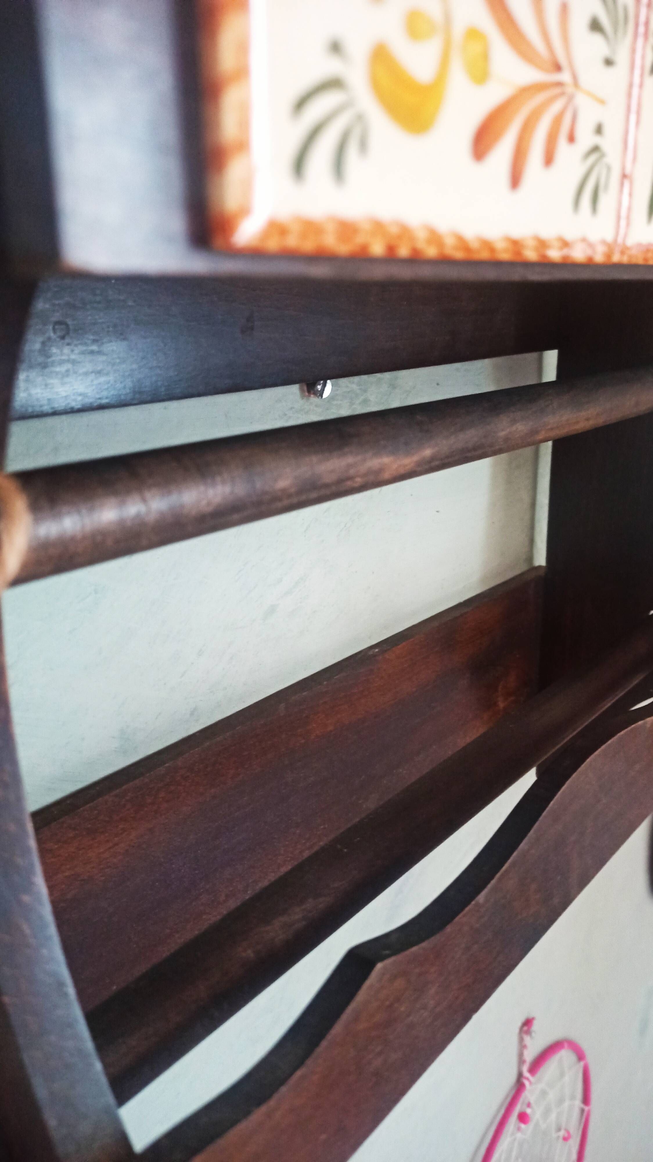 Wall-mounted kitchen roll holder / wall-mounted kitchen shelf
