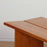 Vintage pine bench, 20th-century work.