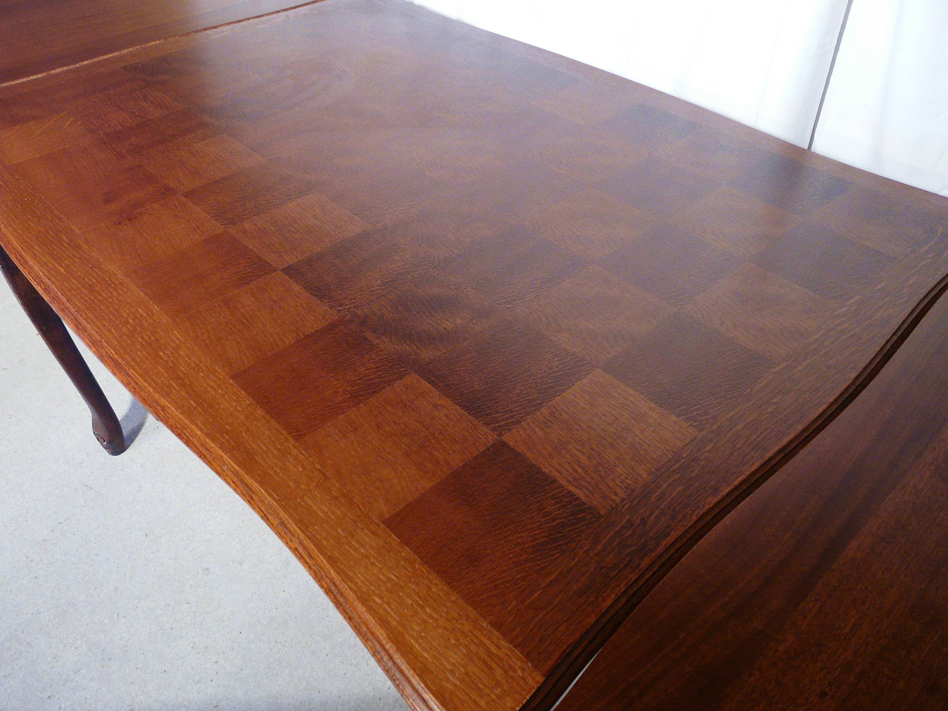 Stretchrectangular regency-style table in solid wood