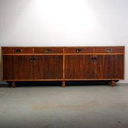 Buffet Stildomus avec des détails en laiton