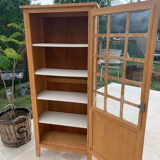 Armoire vitrée parisienne