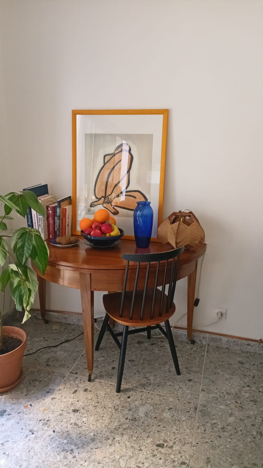 Woven camel lamp to install