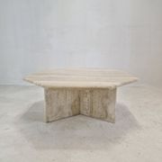 Table basse octogonale italienne en travertin, années 1980.