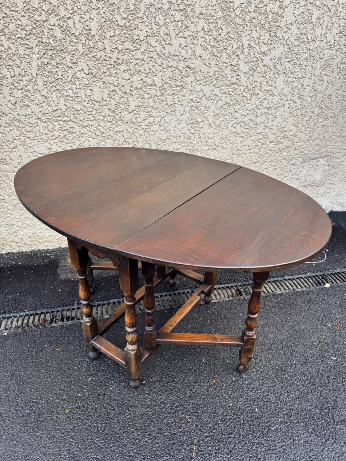 CC41 stamped steering wheel table – English furniture from the Second World War