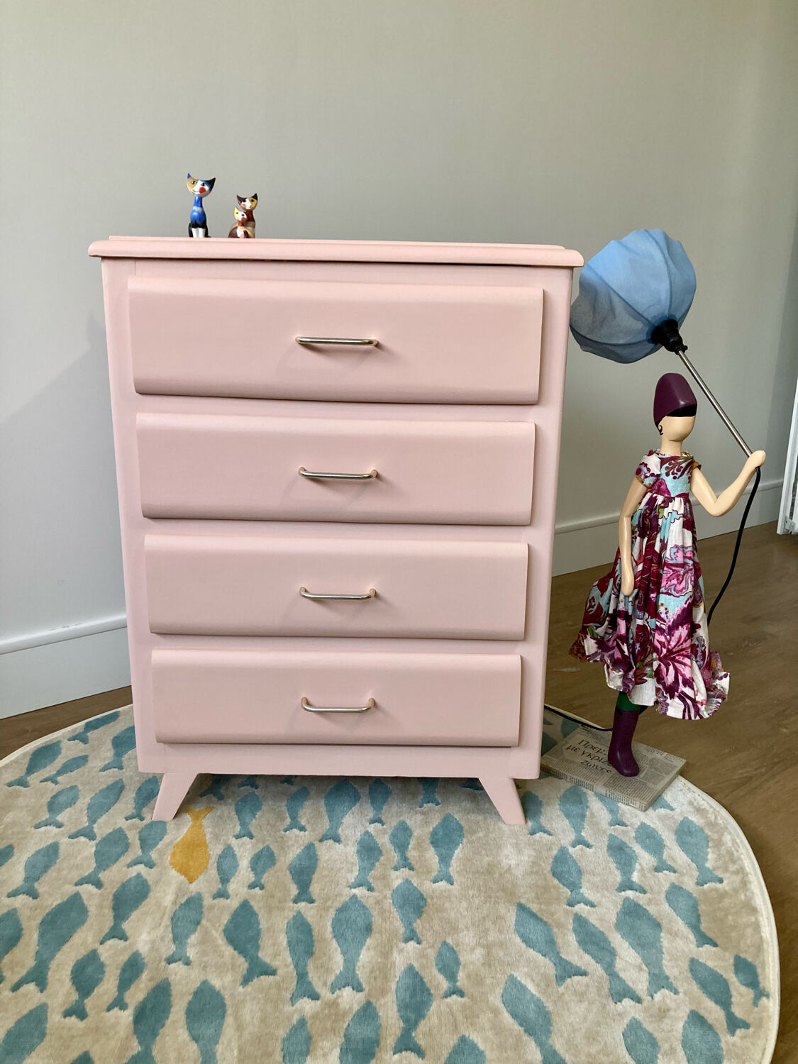 Commode vintage rose