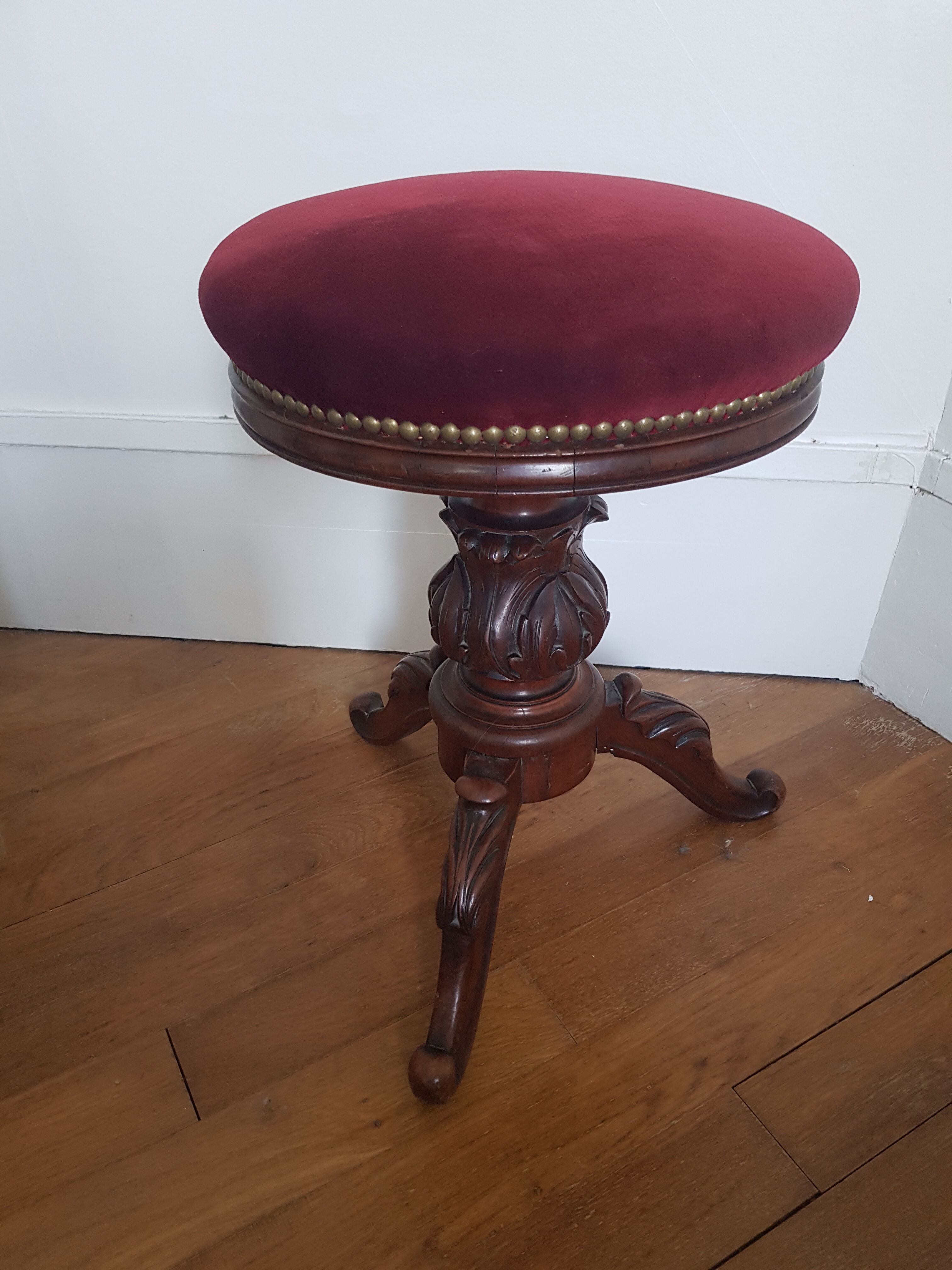 Piano stool