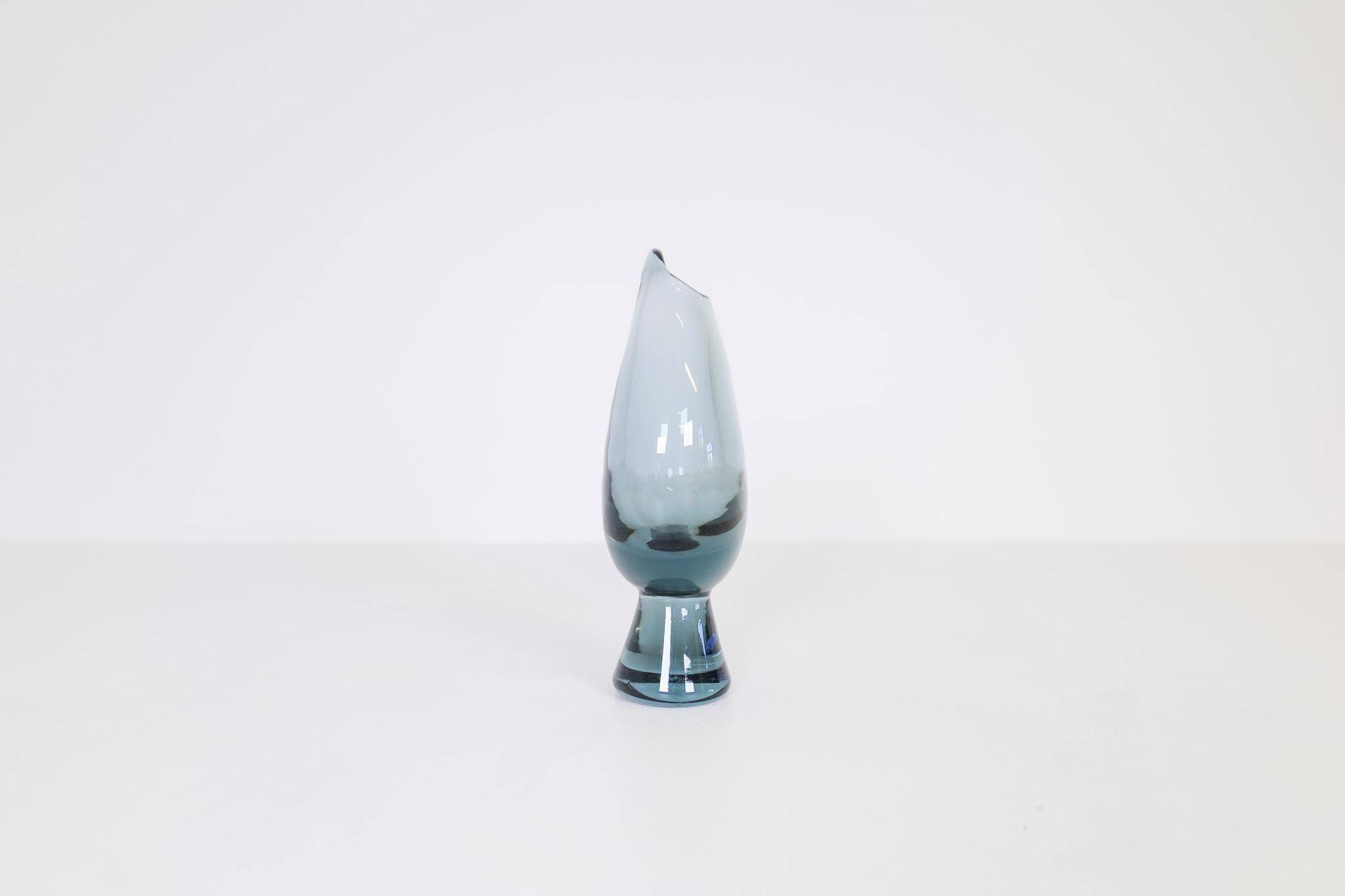 Set of two art glass vessels by Vicke Lindstrand for Kosta, Sweden, mid-century.