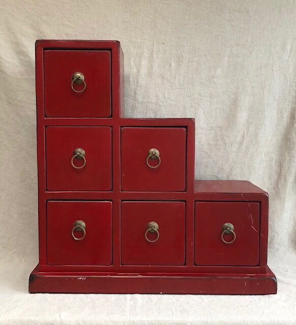 Storage cabinet type staircase