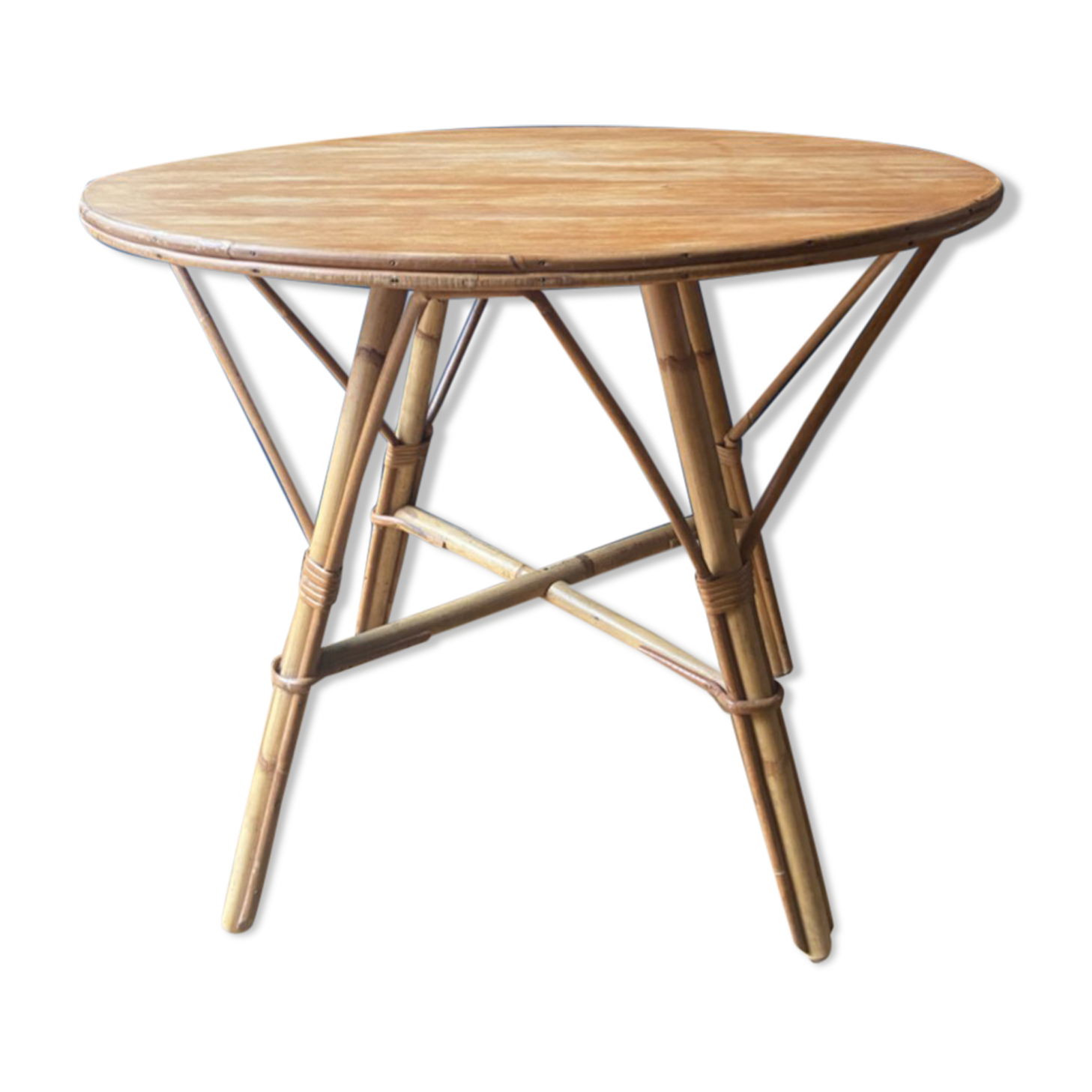 Round coffee table, in rattan and wood