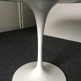 Tulip table by Eero Saarinen, Knoll edition
