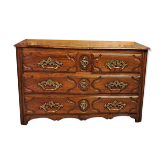 18th century walnut chest of drawers