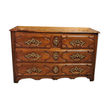 18th century walnut chest of drawers