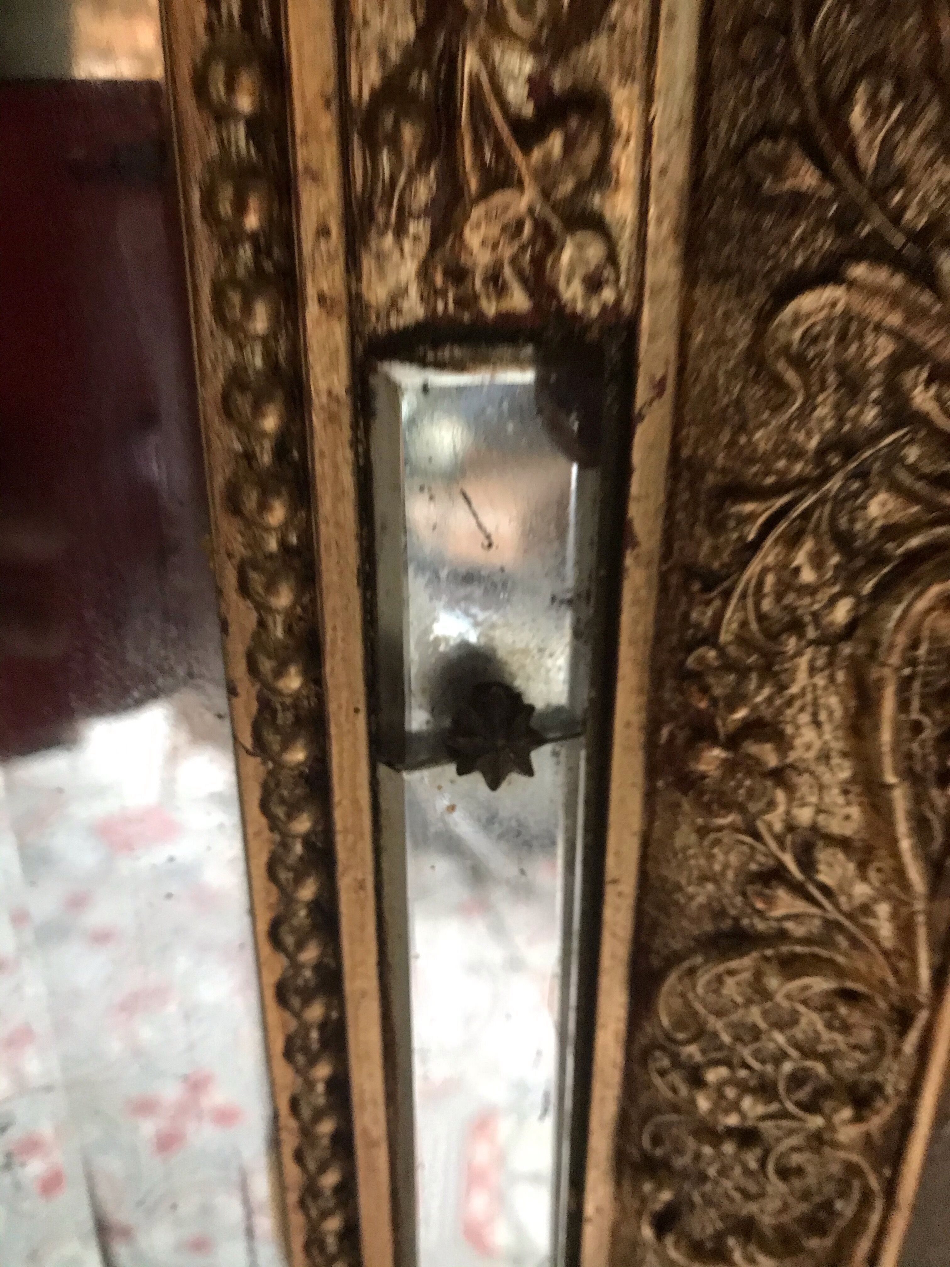 Golden mirror with pediment 134 x 77 cm