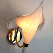 Applique fleur de lys blanche, verre de murano, Italie, 1970