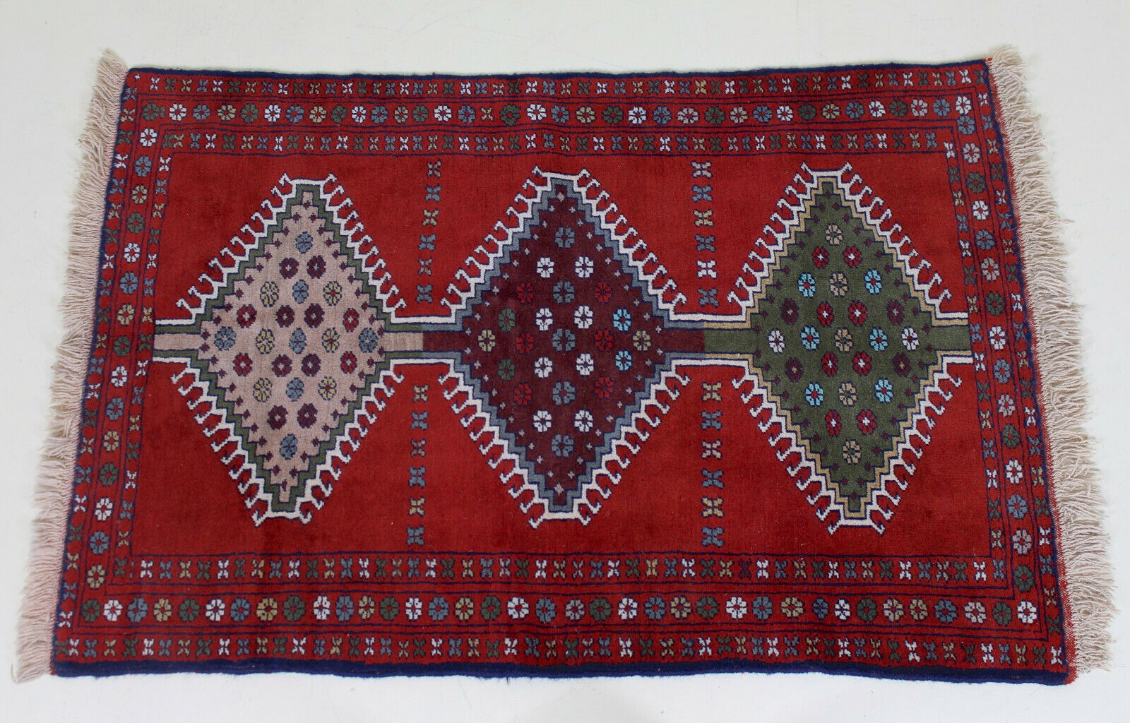 Contemporary rug with tassels shivran 185x118cm