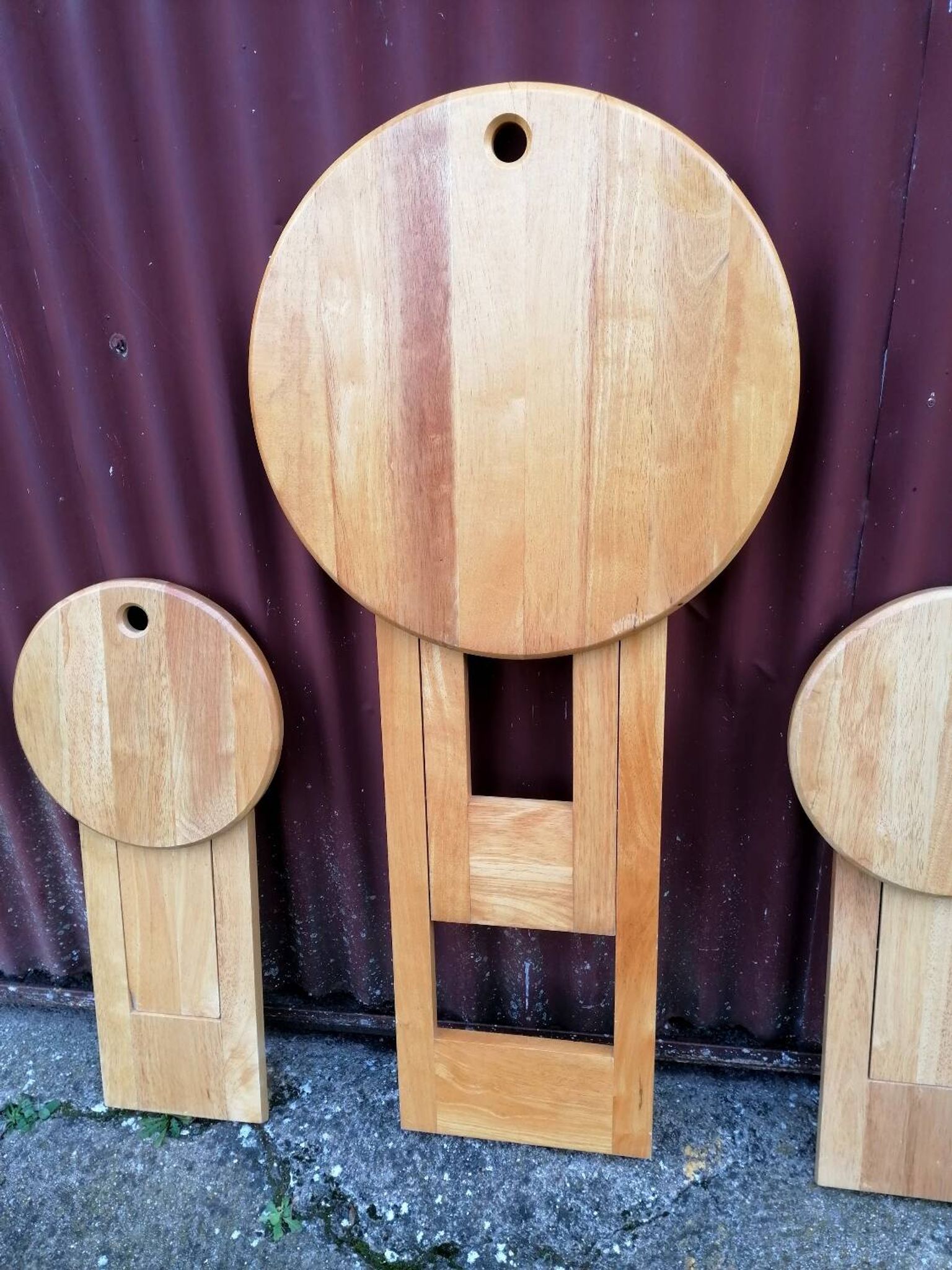 Lot table and folding stools Suzy by Adrian Reed.