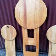 Lot table and folding stools Suzy by Adrian Reed.
