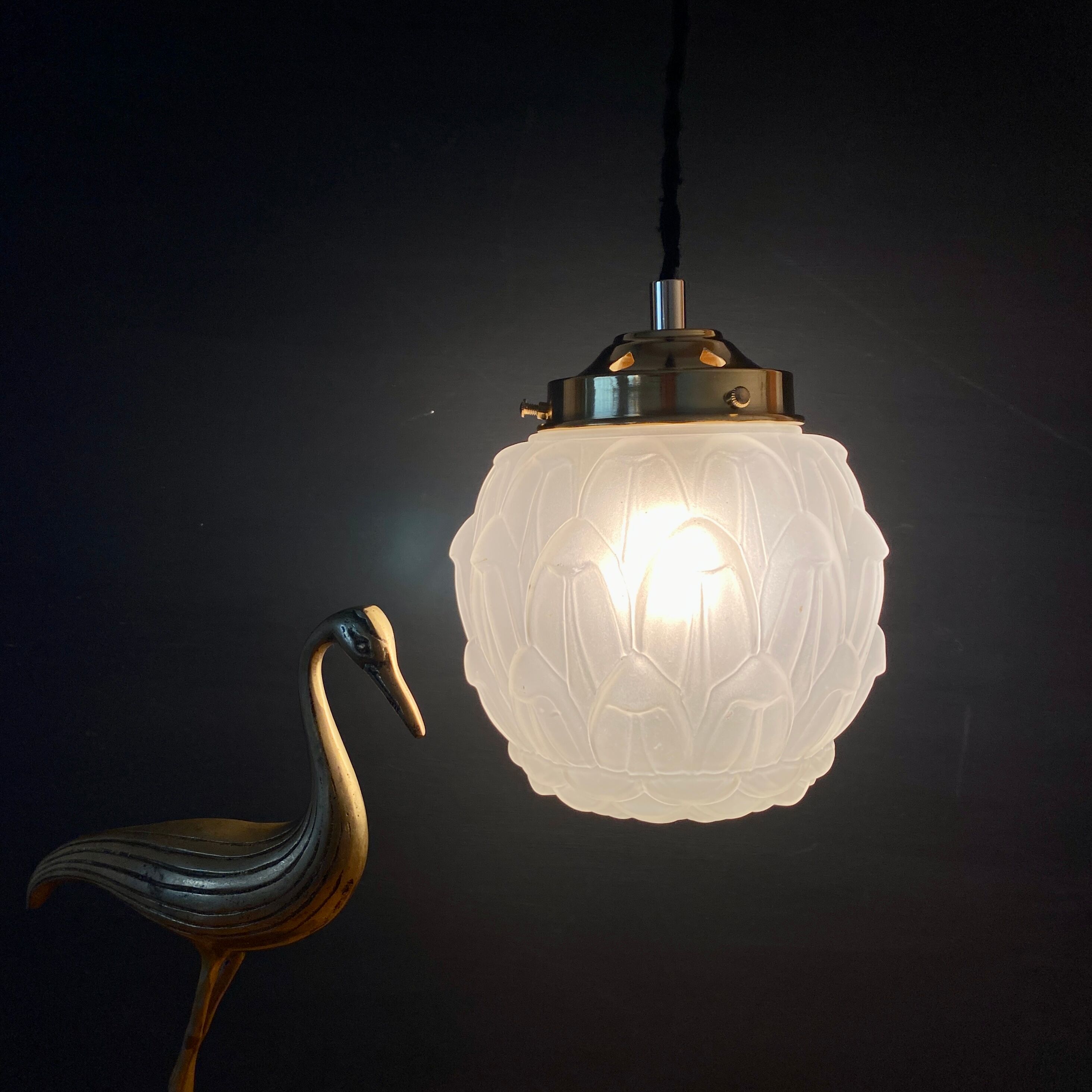 Vintage art deco globe pendant lamp in frosted glass