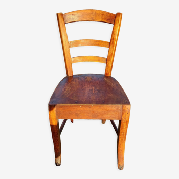 Wooden chair with pattern