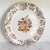 Flat plate in Gien earthenware, Bordeaux "Au Bouquet" model