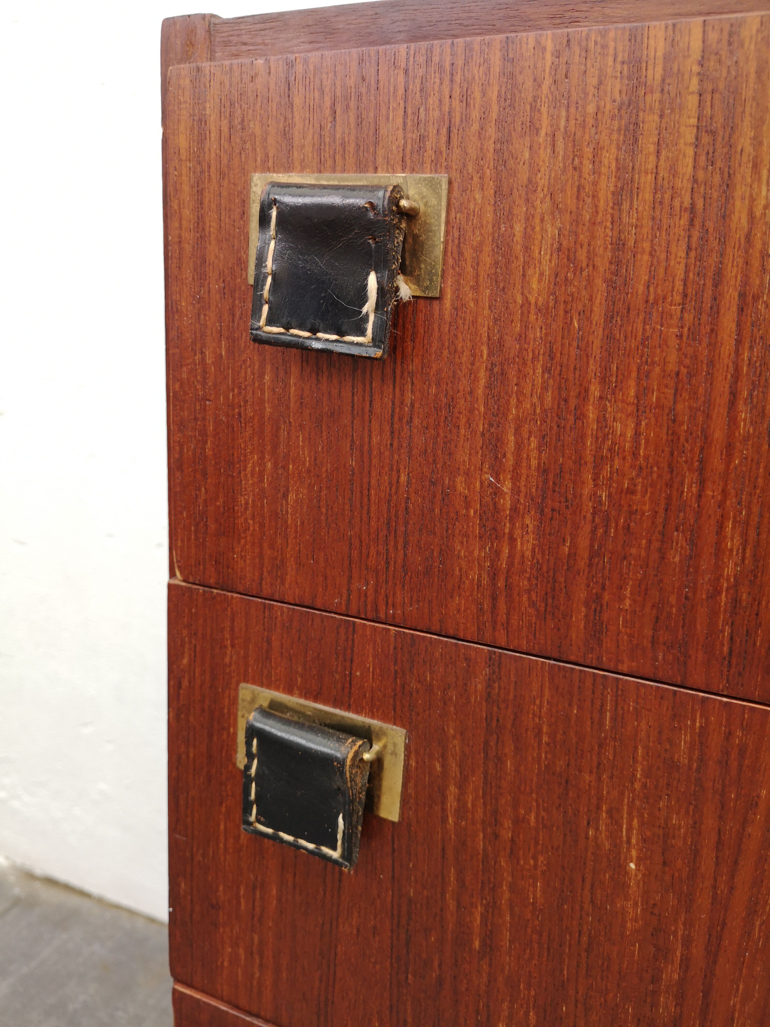 Vintage dresser