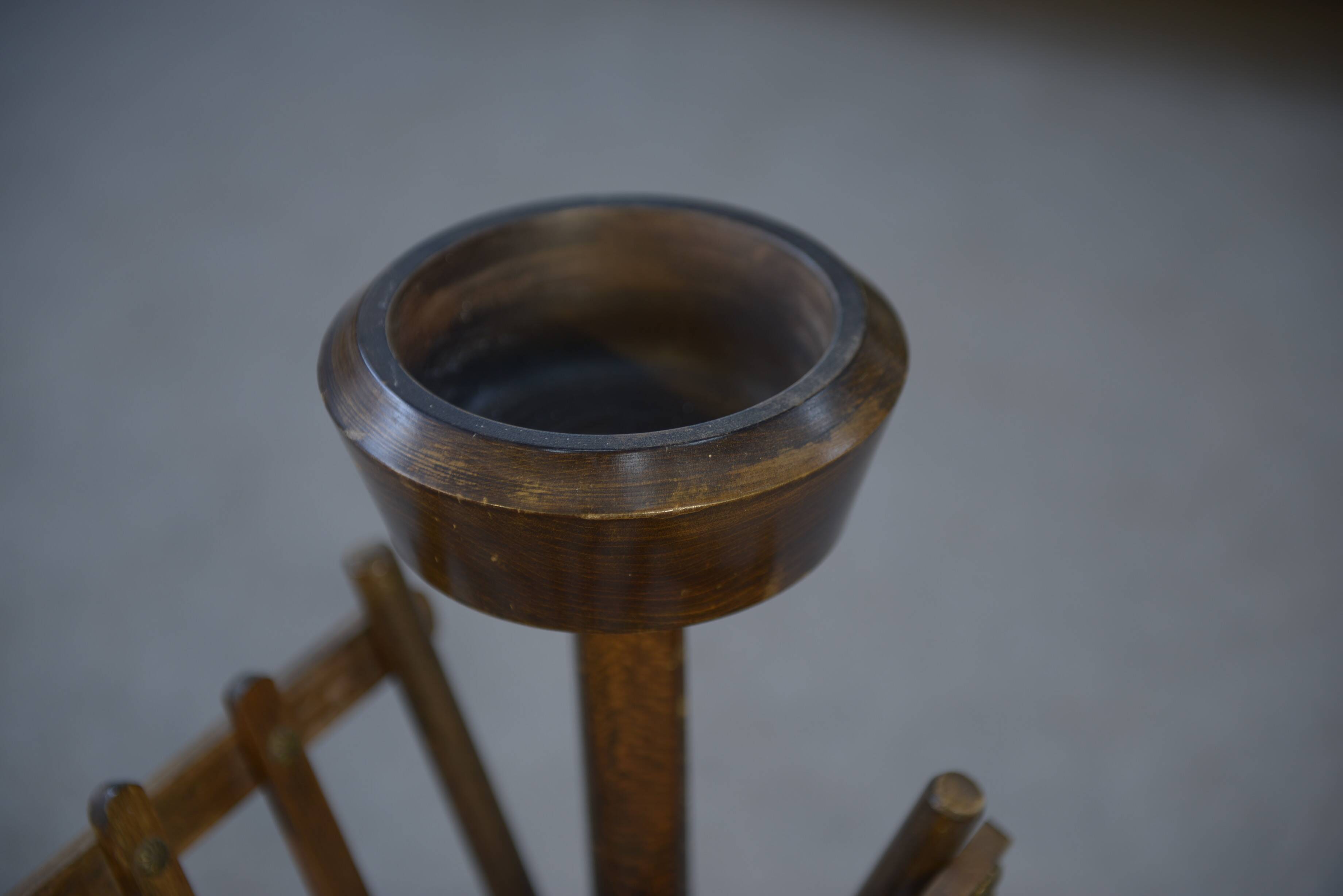 Beech magazine rack 1960