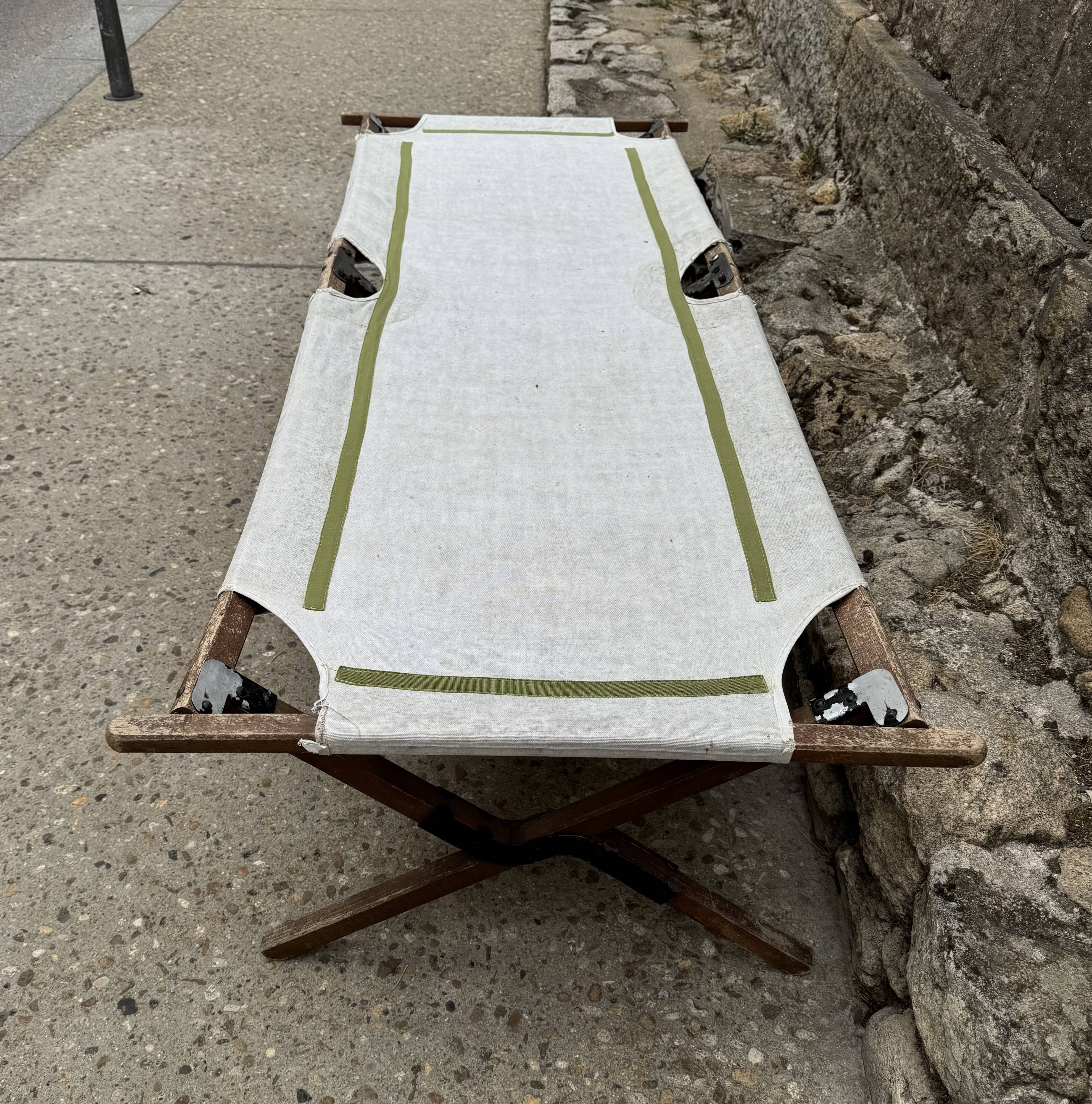 Picot camp bed