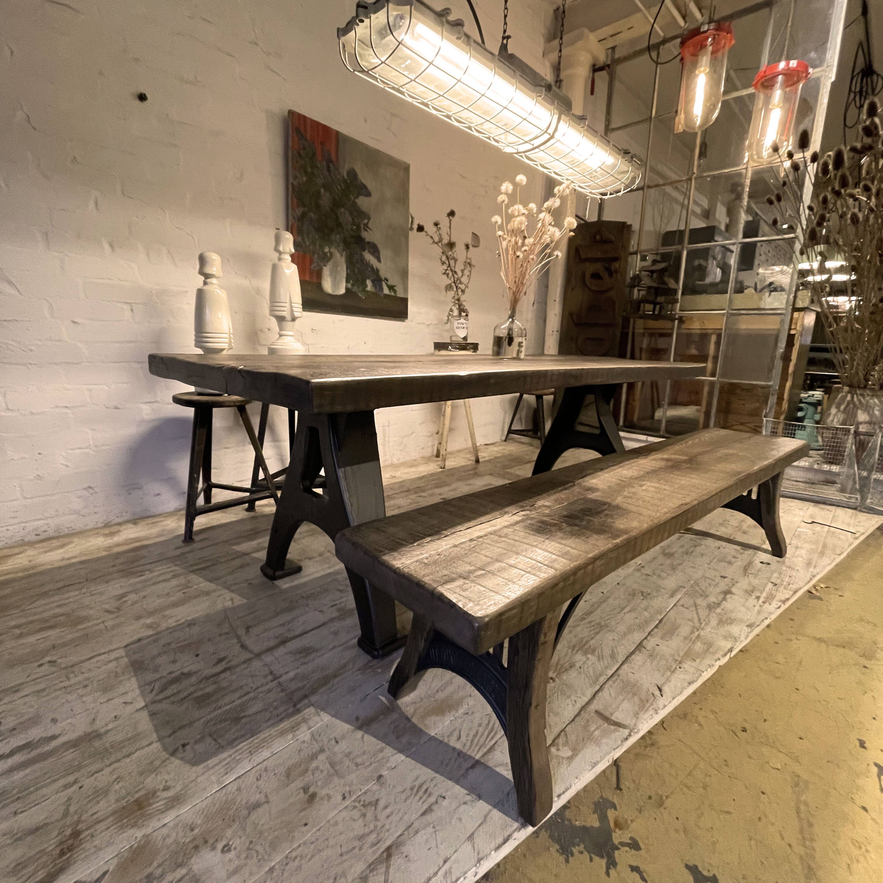 Tisch industriel « Bonneiche vergraut »