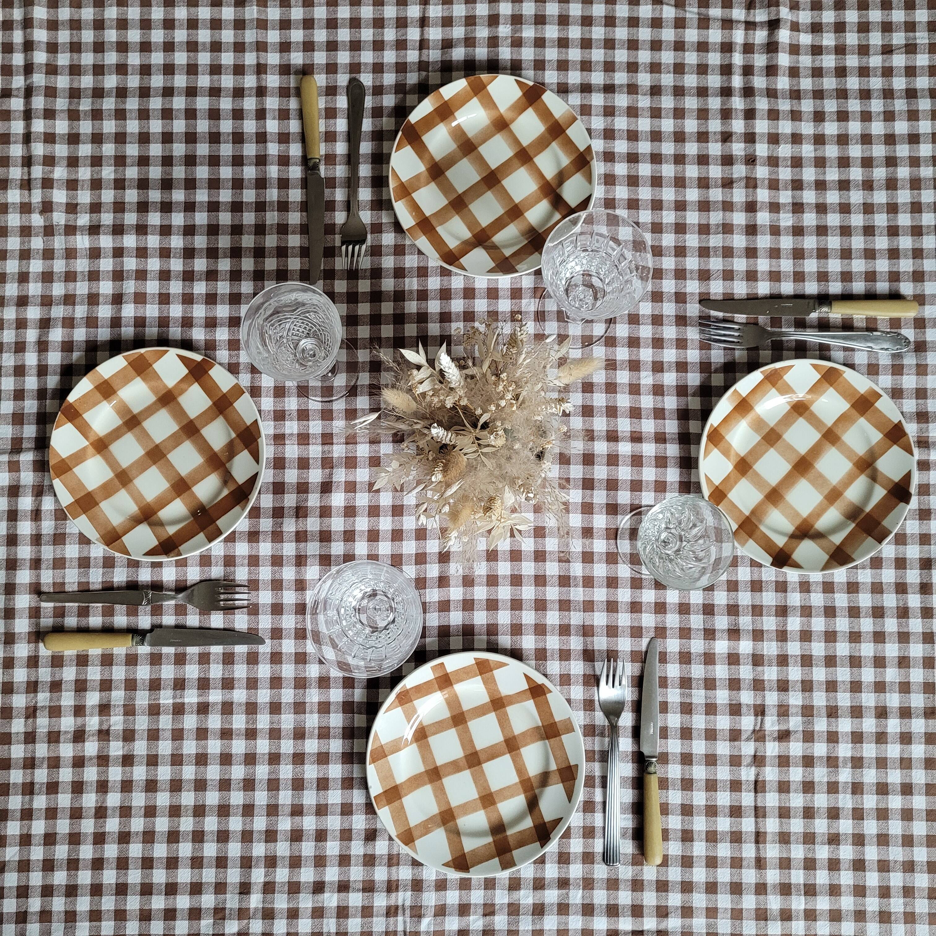La Redoute x Selency set of 4 dessert plates Brown tablecloth
